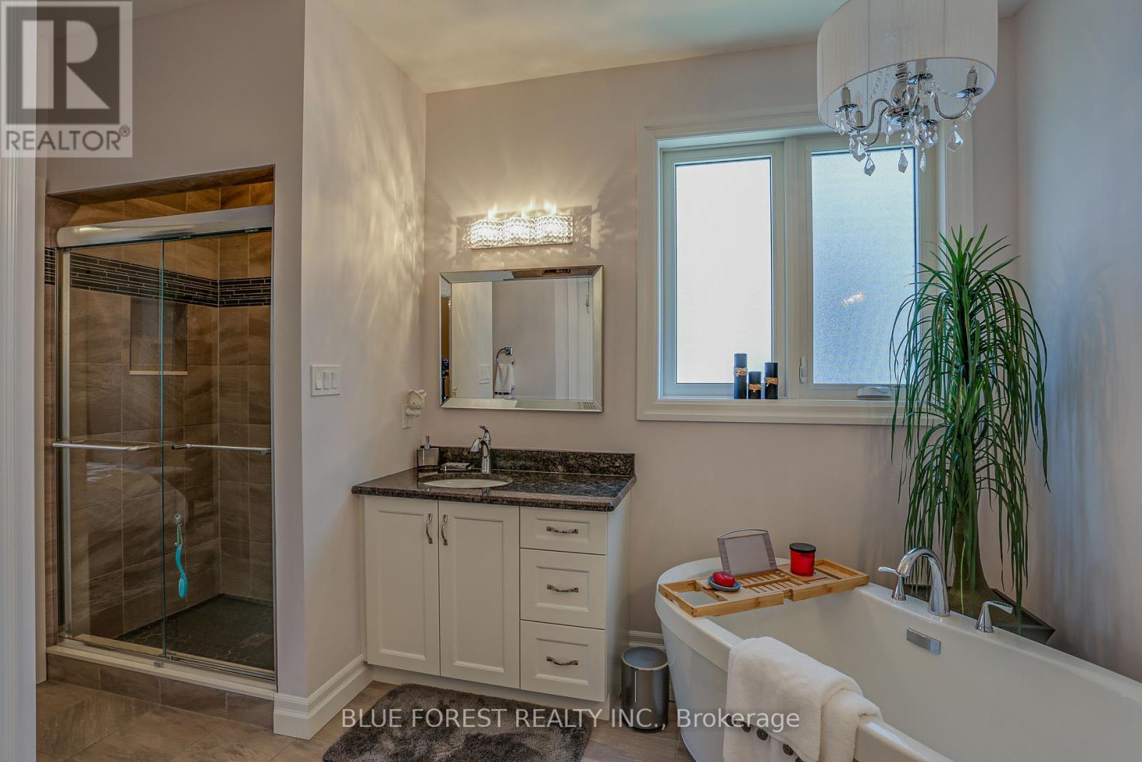 1 Royal Crescent, Southwold (Talbotville), Ontario  N5P 3T2 - Photo 28 - X8356208