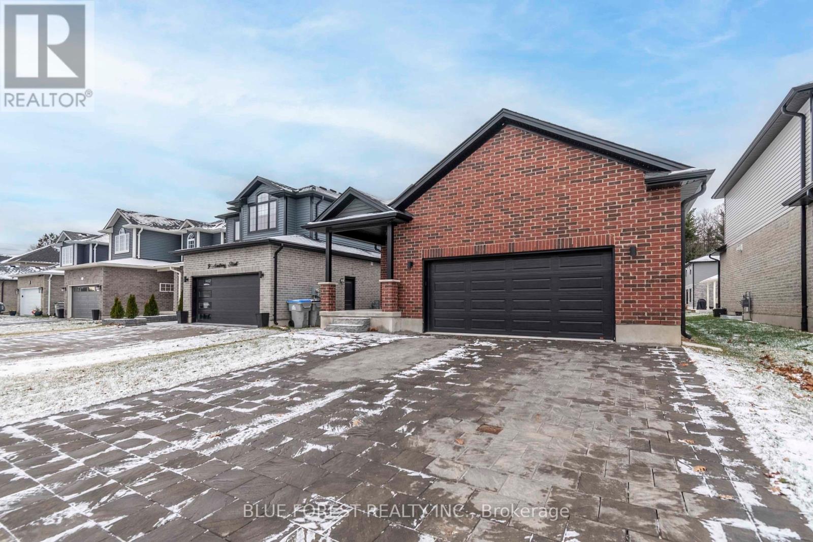 100 HERON STREET, southwold, Ontario