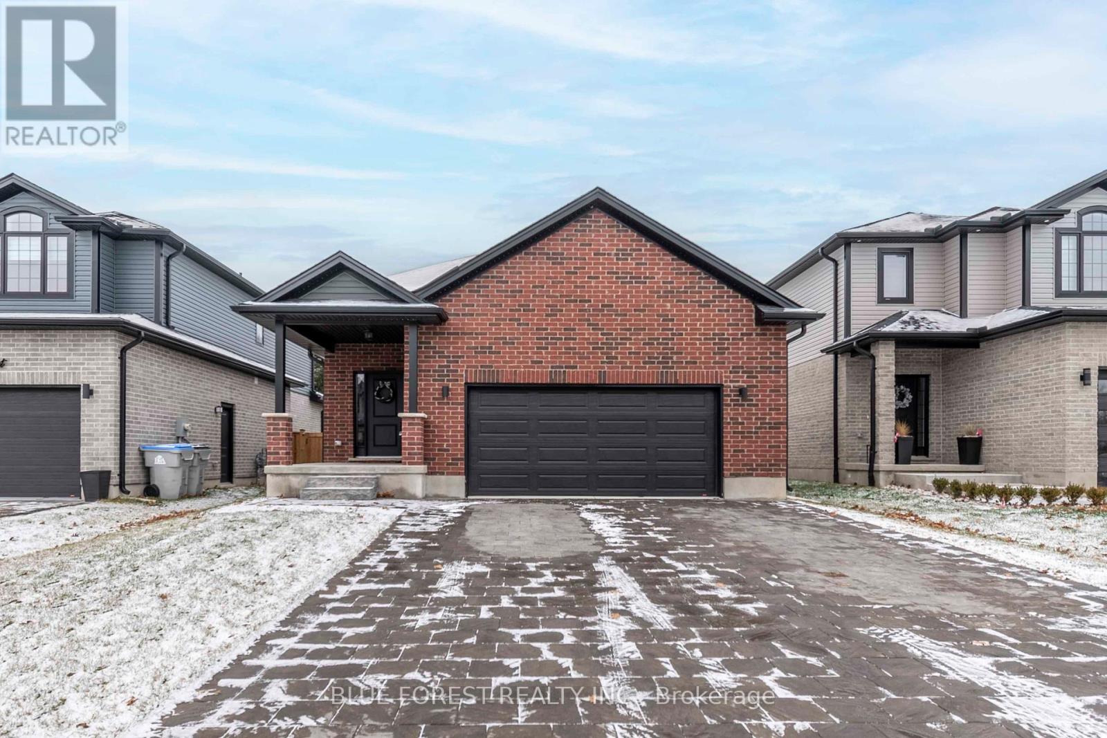 100 Heron Street, Southwold, Ontario  N5P 3T2 - Photo 2 - X8356212