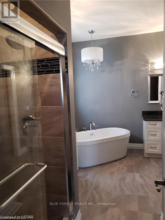 17 Royal Crescent, Southwold (Talbotville), Ontario  N5P 3T2 - Photo 14 - X8356218
