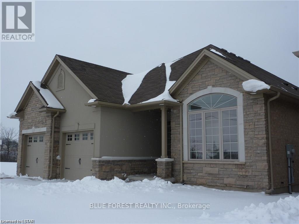 17 Royal Crescent, Southwold (Talbotville), Ontario  N5P 3T2 - Photo 2 - X8356218