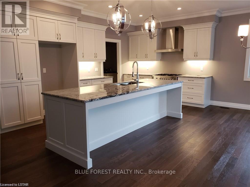 68 Five Stakes Street, Southwold (Talbotville), Ontario  N5P 3T2 - Photo 8 - X8356230