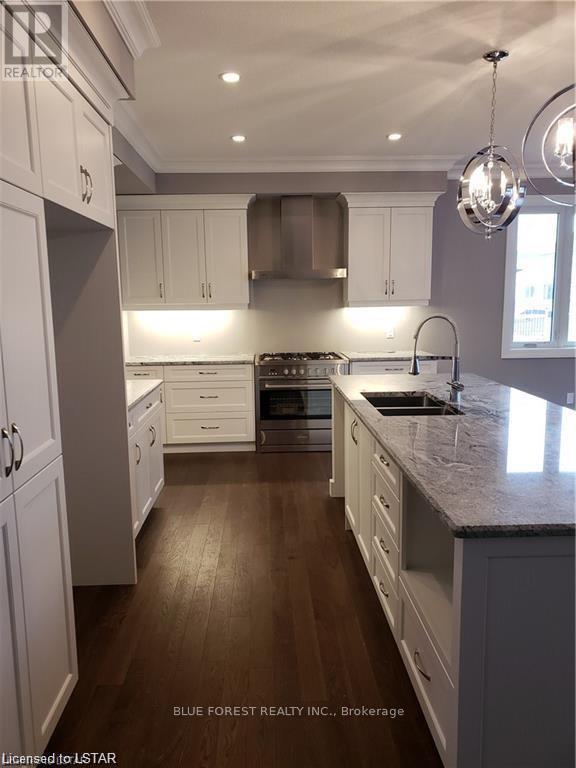 68 Five Stakes Street, Southwold (Talbotville), Ontario  N5P 3T2 - Photo 9 - X8356230