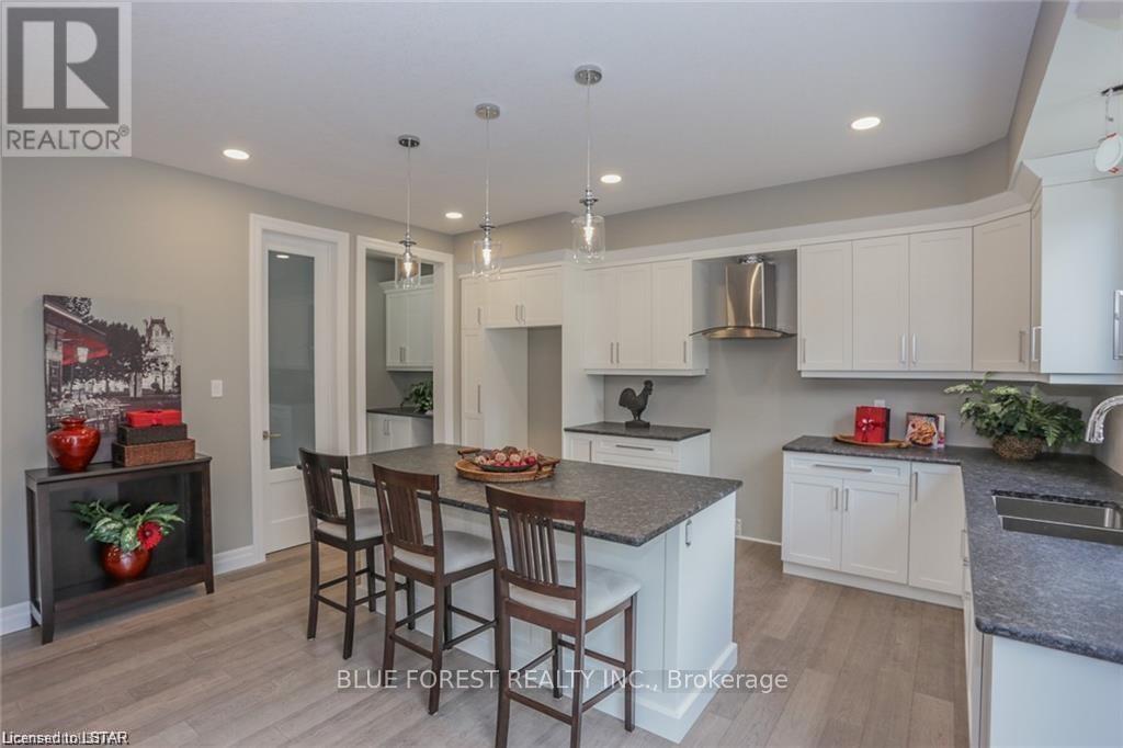26 Royal Crescent, Southwold (Talbotville), Ontario  N5P 3T2 - Photo 10 - X8356236