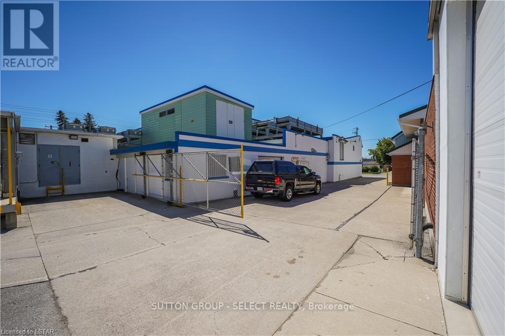 1024 Oxford Street E, London, Ontario  N5Y 3K9 - Photo 2 - X8442452