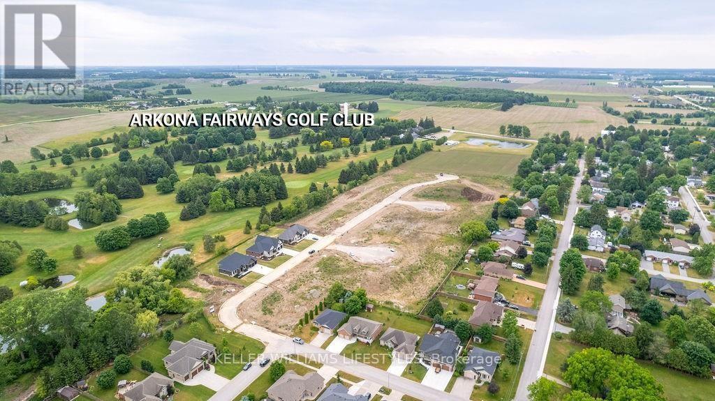 37 East Glen Drive, Lambton Shores (Arkona), Ontario  N0M 1B0 - Photo 4 - X8447730