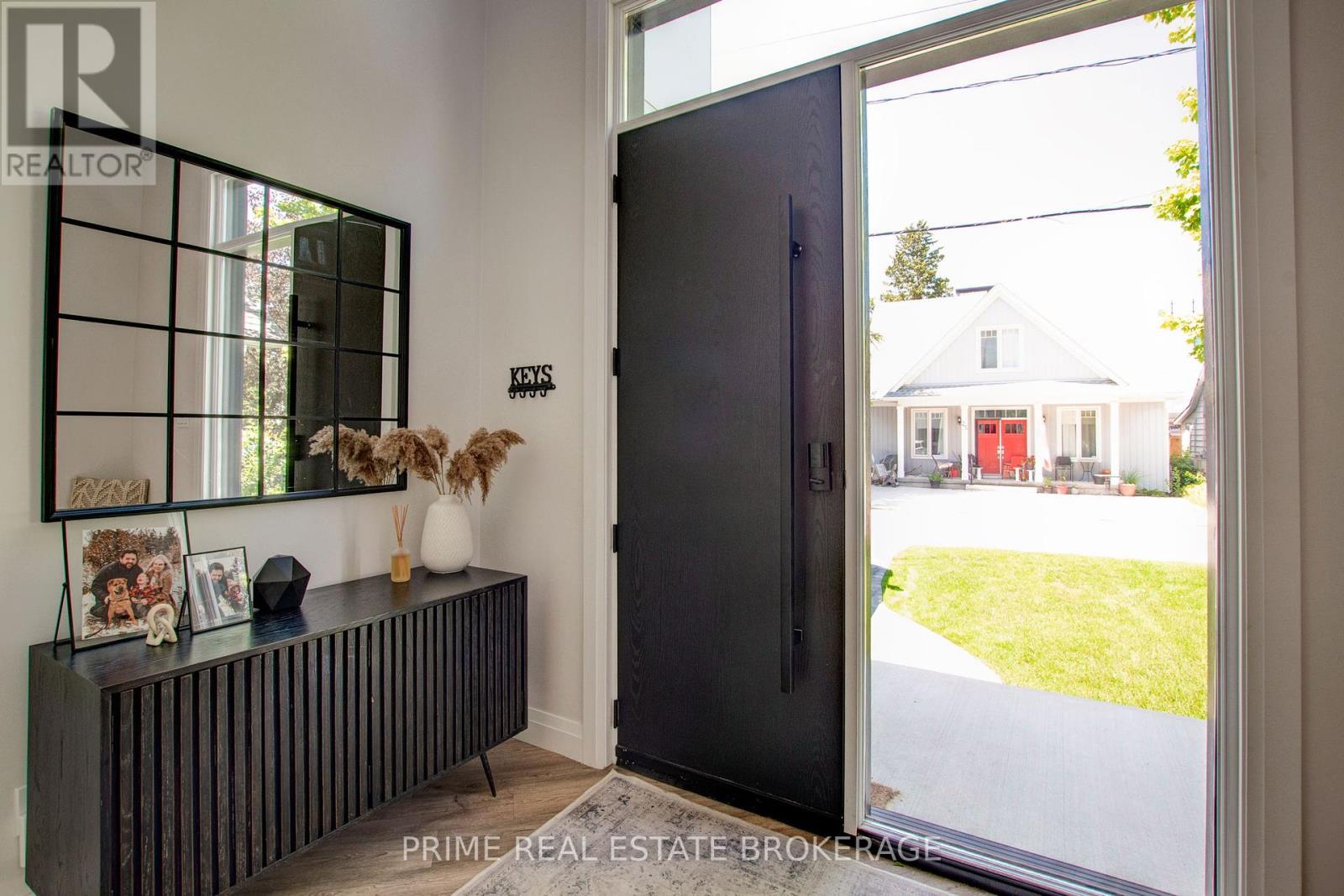 26 Huron Street, Lambton Shores (Grand Bend), Ontario  N0M 1T0 - Photo 6 - X9012756