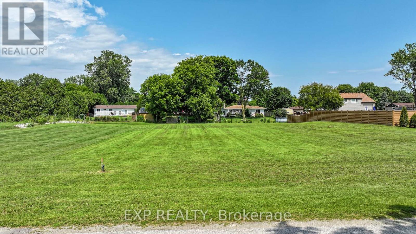 9928 Eric Street, Lambton Shores, Ontario  N0M 2N0 - Photo 4 - X9049702