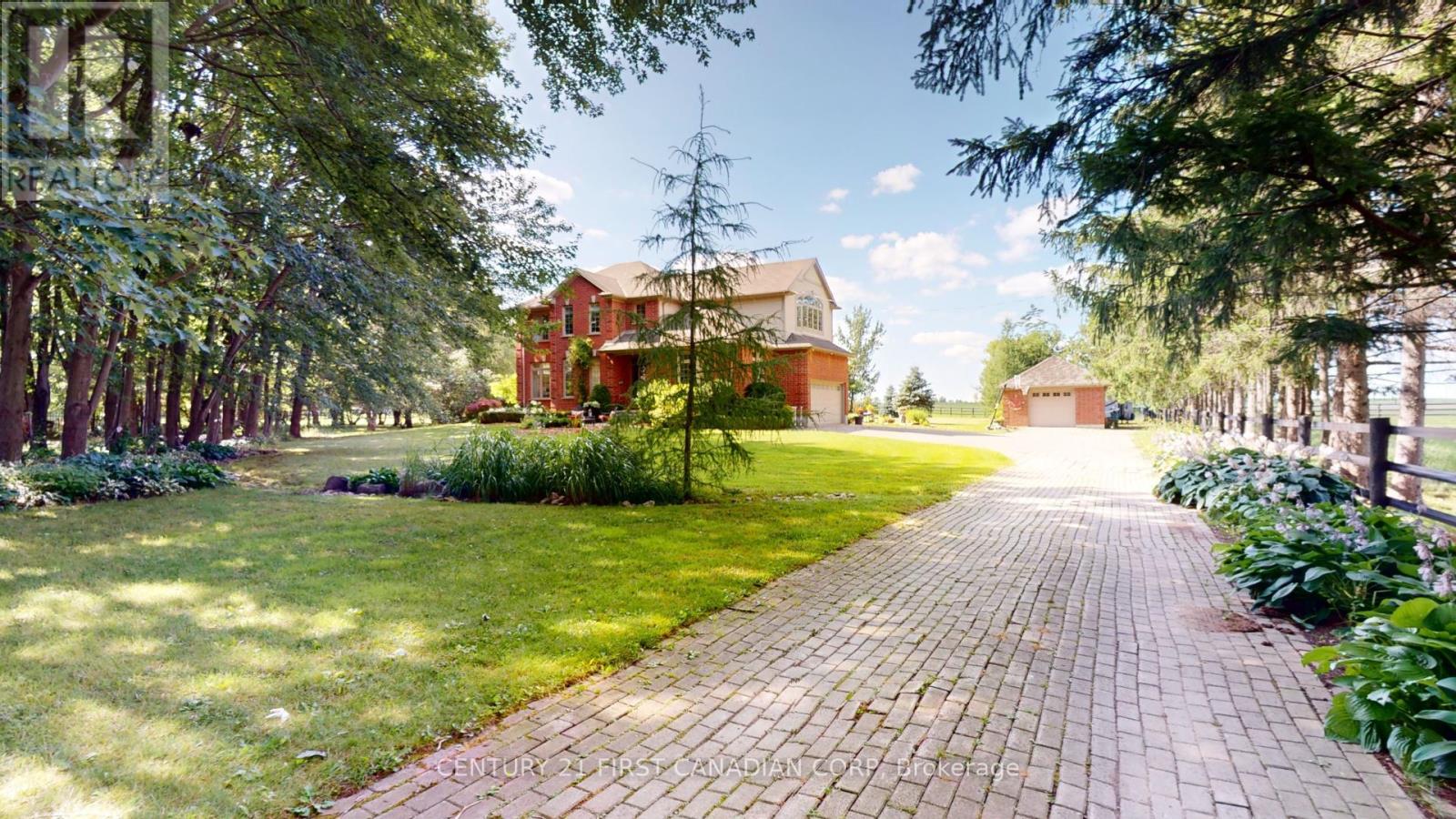 32786 Richmond Street, Lucan Biddulph (Lucan), Ontario  N0M 2J0 - Photo 4 - X9050505