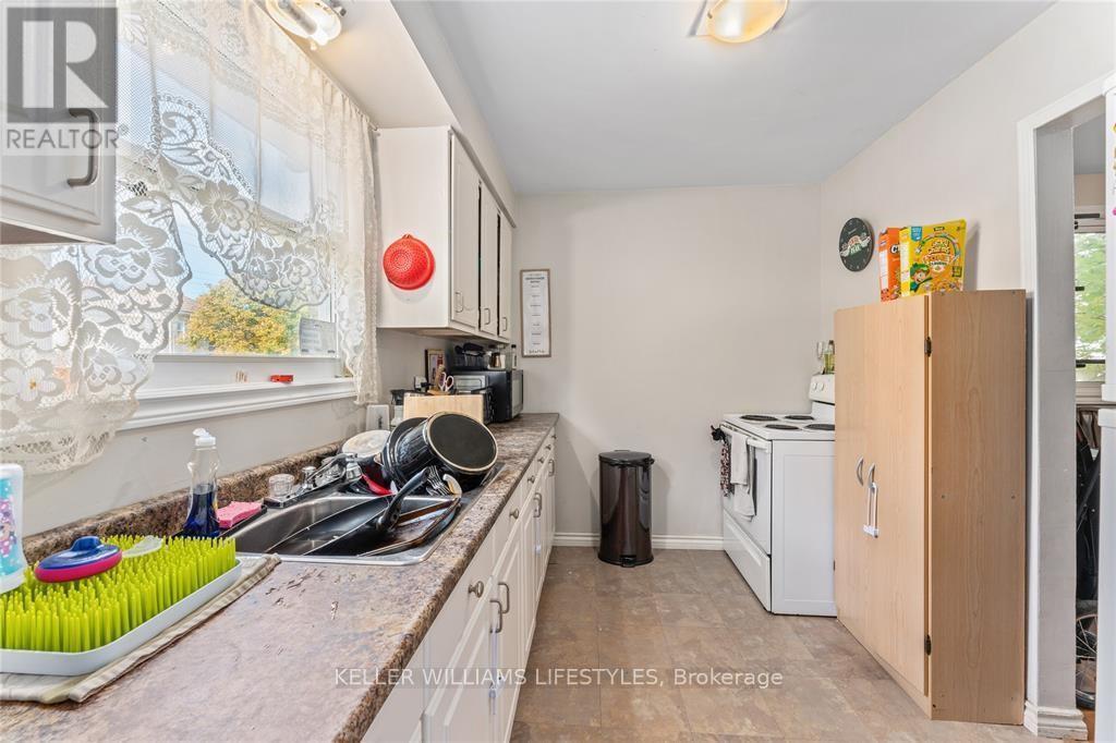 112 Euphemia Street N, Sarnia, Ontario  N7T 6A1 - Photo 4 - X9233882
