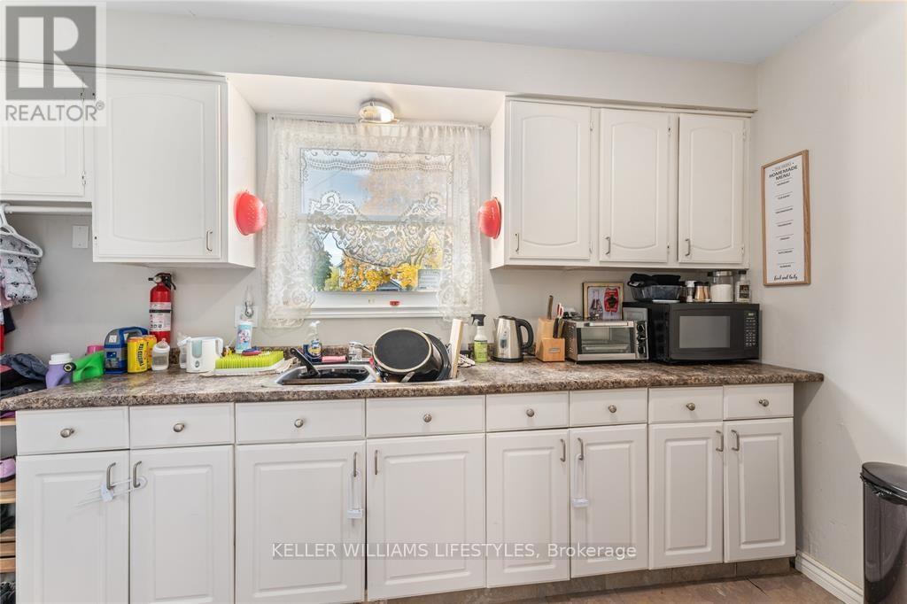 112 Euphemia Street N, Sarnia, Ontario  N7T 6A1 - Photo 5 - X9233882