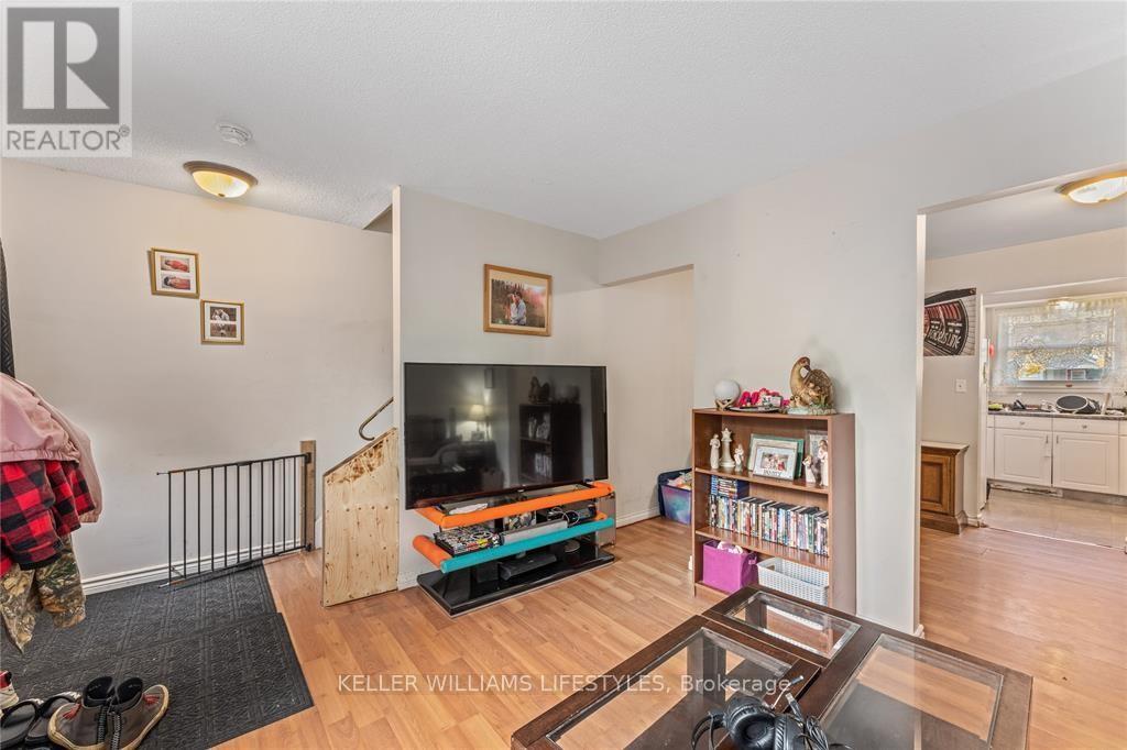 112 Euphemia Street N, Sarnia, Ontario  N7T 6A1 - Photo 9 - X9233882