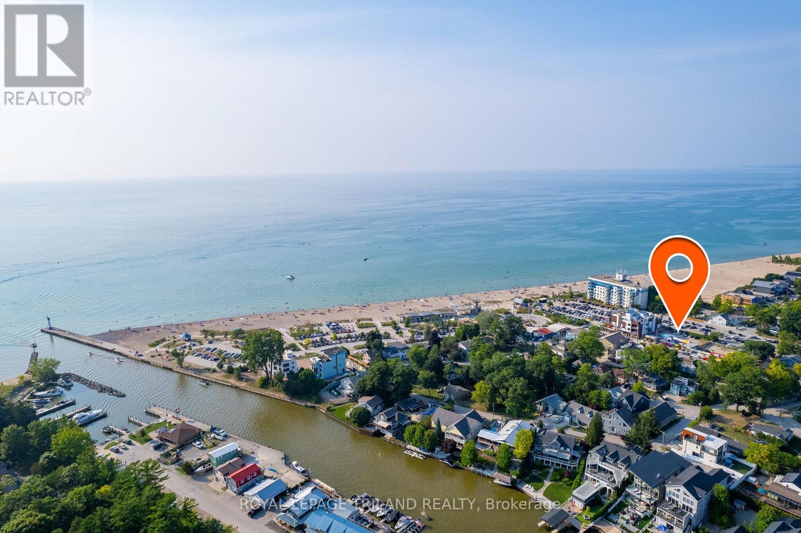 77 Main Street, Lambton Shores (Grand Bend), Ontario  N0M 1T0 - Photo 2 - X9238273