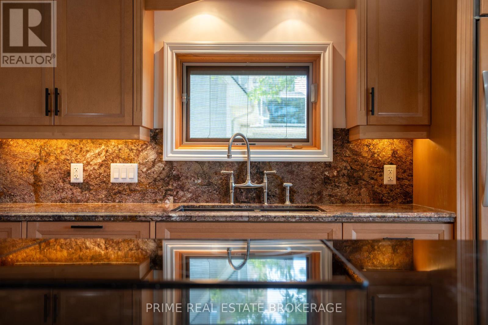 49 Gill Road, Lambton Shores (Grand Bend), Ontario  N0M 1T0 - Photo 10 - X9242210