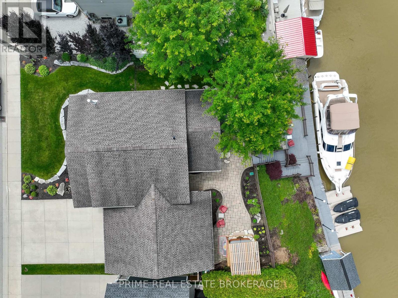 49 Gill Road, Lambton Shores (Grand Bend), Ontario  N0M 1T0 - Photo 3 - X9242210