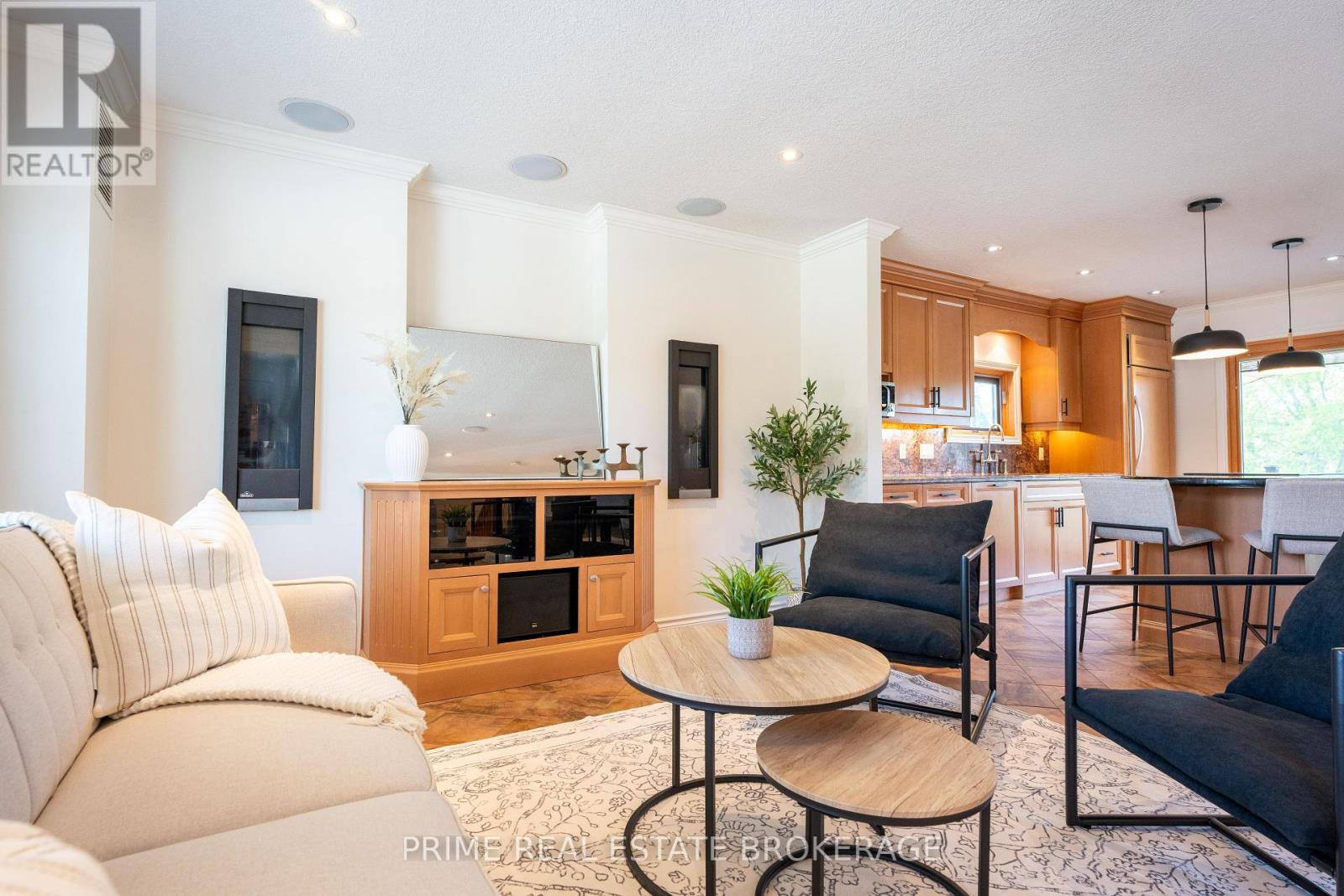 49 Gill Road, Lambton Shores (Grand Bend), Ontario  N0M 1T0 - Photo 5 - X9242210
