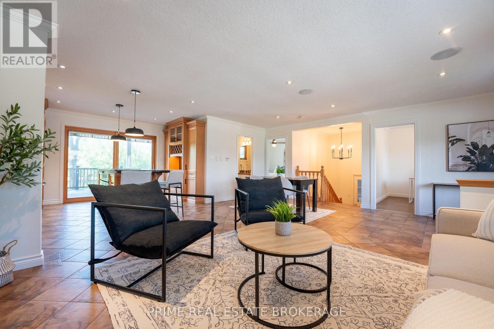 49 Gill Road, Lambton Shores (Grand Bend), Ontario  N0M 1T0 - Photo 6 - X9242210