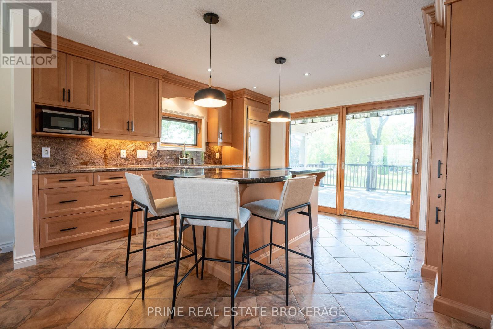 49 Gill Road, Lambton Shores (Grand Bend), Ontario  N0M 1T0 - Photo 8 - X9242210