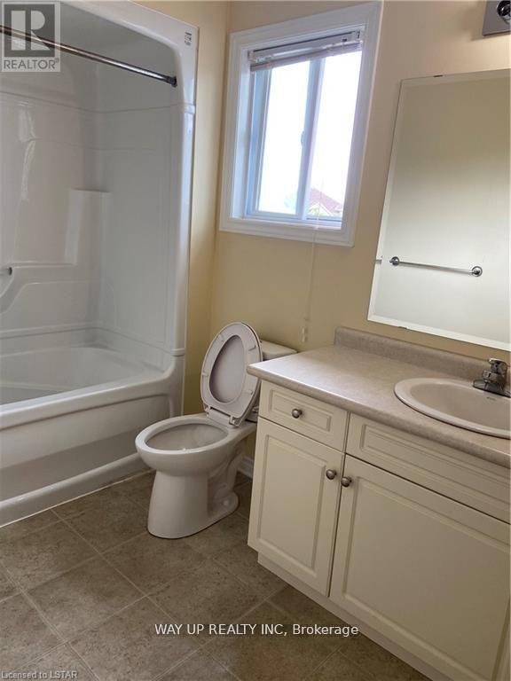 671 Oakcrossing Road, London, Ontario  N6H 5V7 - Photo 11 - X9242318
