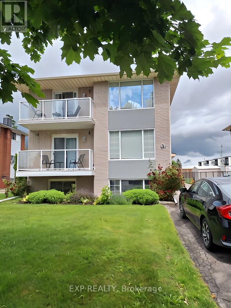 82 CARNABY CRESCENT, kitchener, Ontario