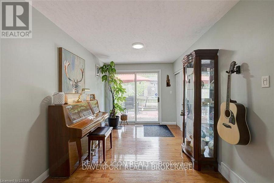 58 Manitoulin Drive, London, Ontario  N5W 1M4 - Photo 5 - X9250693