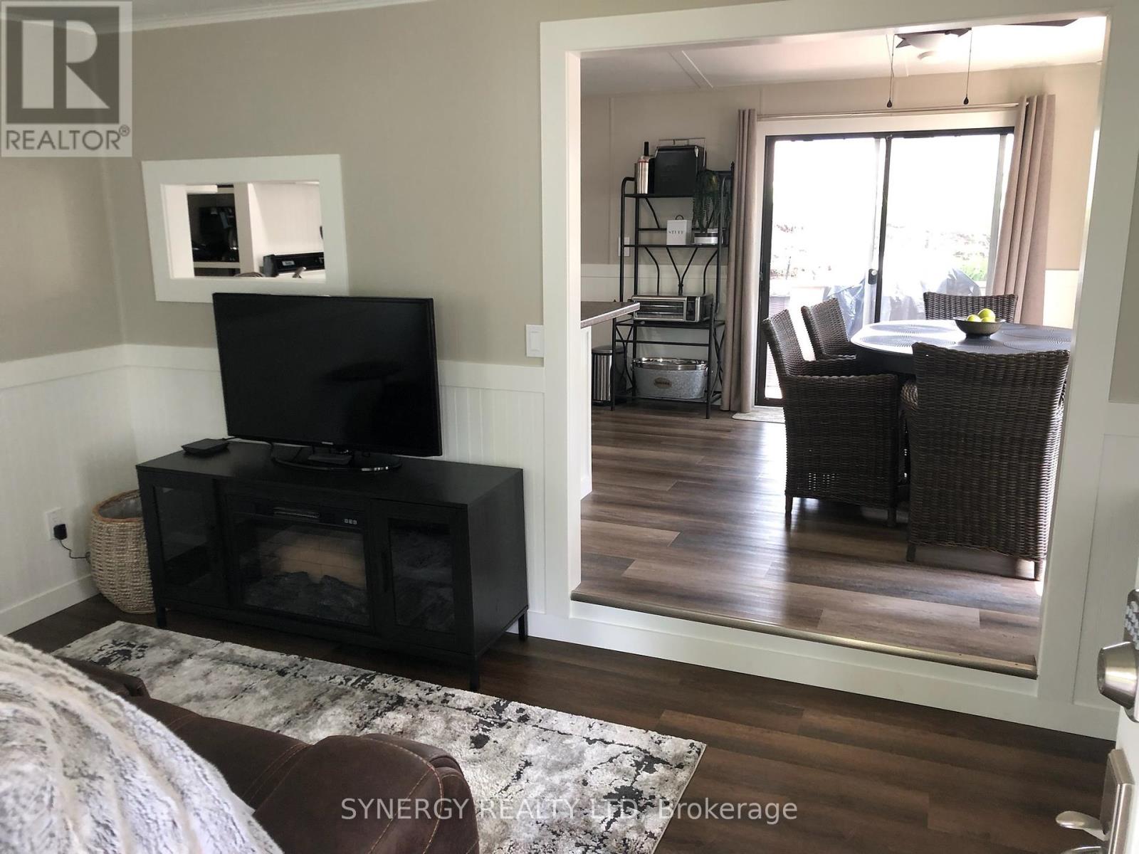 24749 Park Street, Strathroy-Caradoc (Sw), Ontario  N7G 3H5 - Photo 18 - X9262388