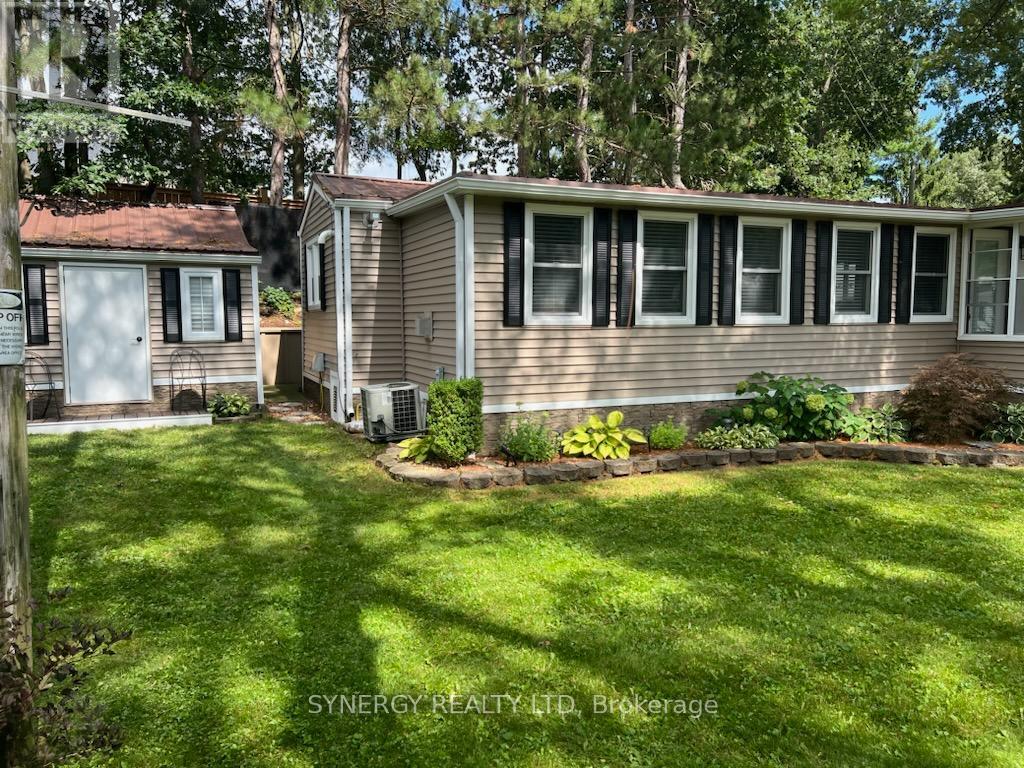 24749 Park Street, Strathroy-Caradoc (Sw), Ontario  N7G 3H5 - Photo 3 - X9262388