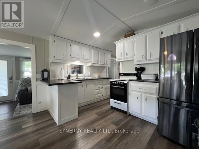 24749 Park Street, Strathroy-Caradoc (Sw), Ontario  N7G 3H5 - Photo 7 - X9262388