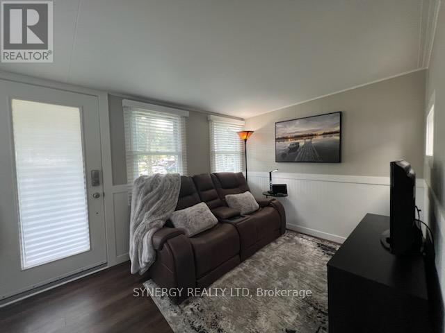 24749 Park Street, Strathroy-Caradoc (Sw), Ontario  N7G 3H5 - Photo 9 - X9262388