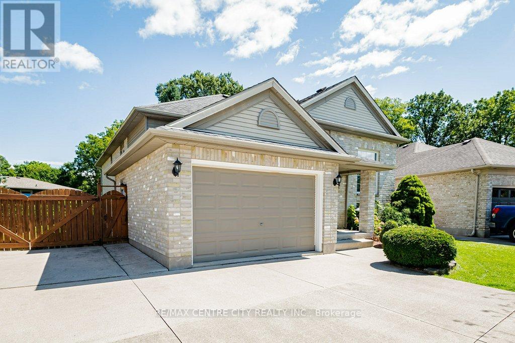 32 Symphony Court, Central Elgin, Ontario  N5P 4K1 - Photo 2 - X9263499