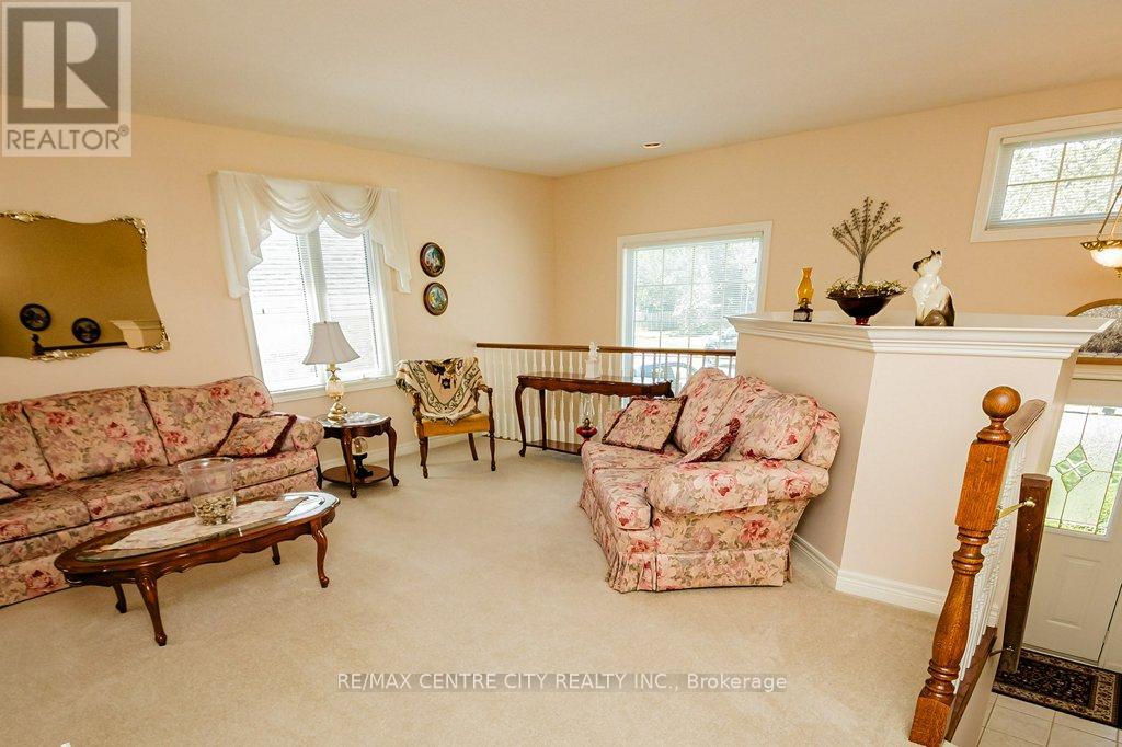 32 Symphony Court, Central Elgin, Ontario  N5P 4K1 - Photo 5 - X9263499