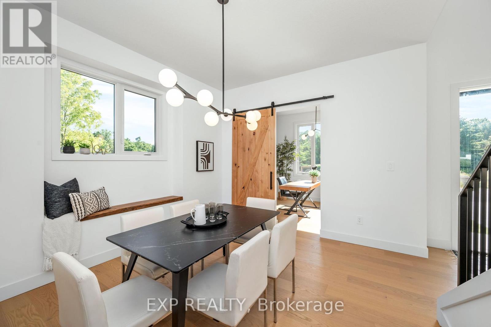 209 Merritt Court, North Middlesex (Parkhill), Ontario  N0M 2K0 - Photo 5 - X9270116