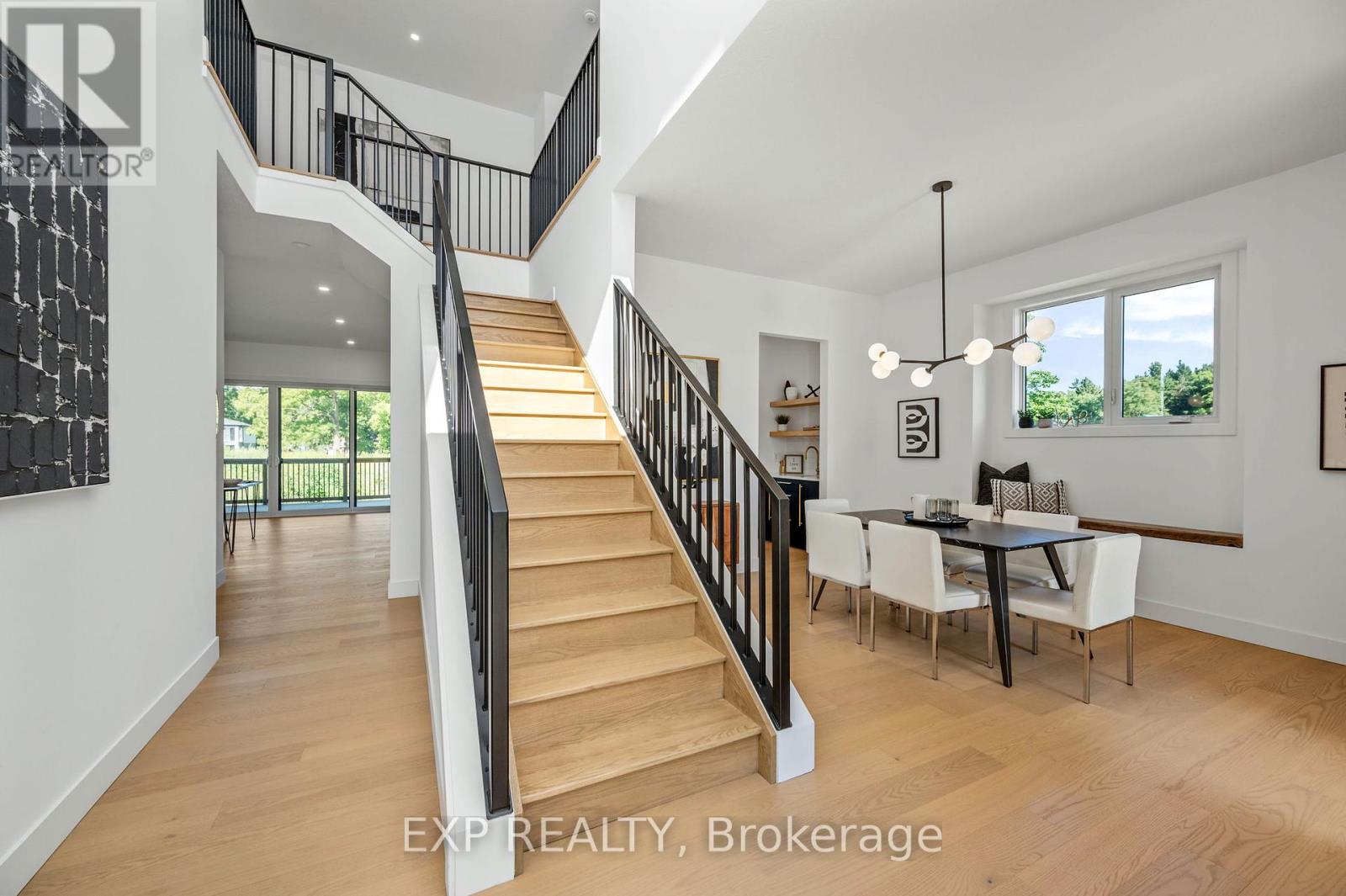 209 Merritt Court, North Middlesex (Parkhill), Ontario  N0M 2K0 - Photo 6 - X9270116