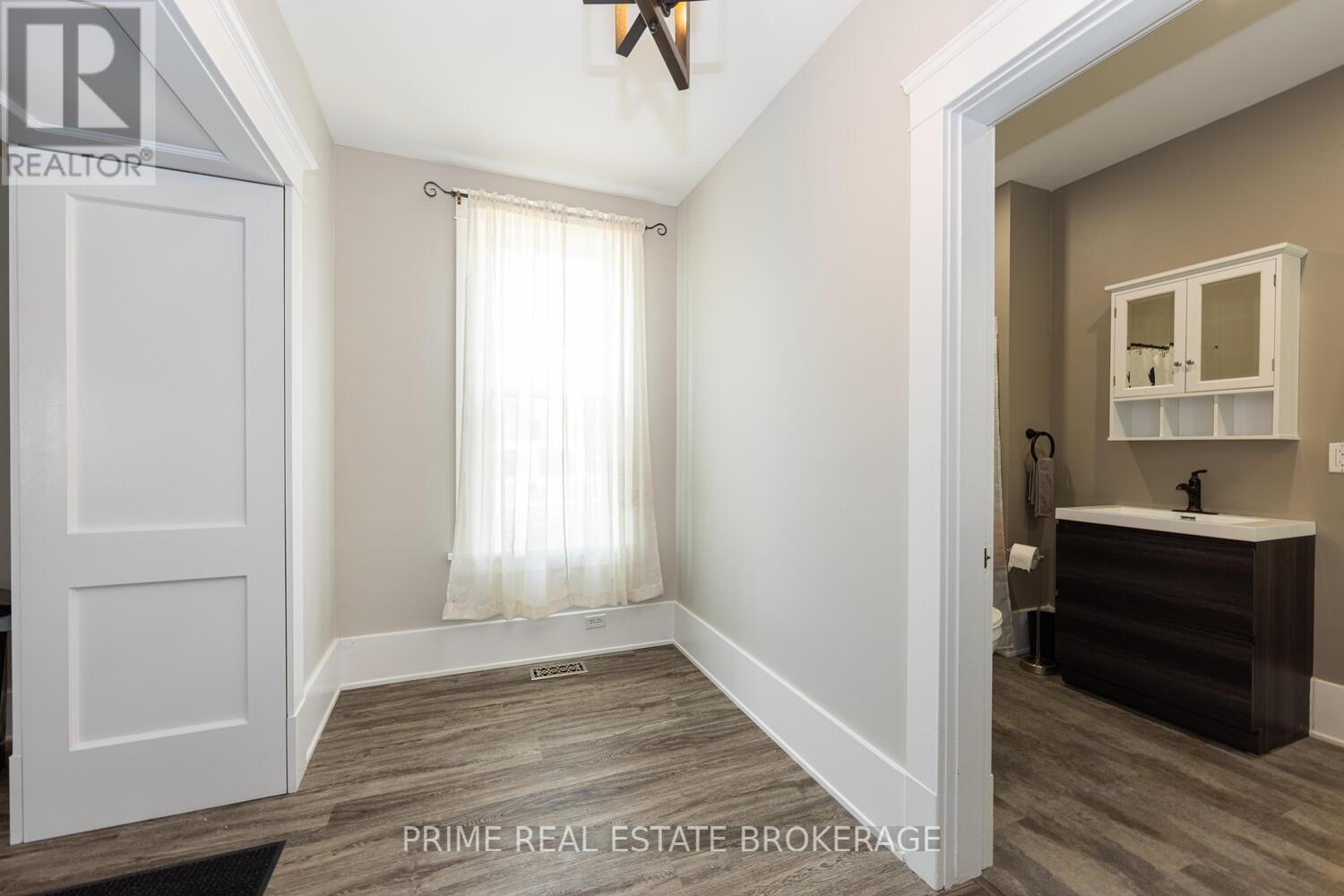 22461 Dundonald Road, Southwest Middlesex (Glencoe), Ontario  N0L 1M0 - Photo 6 - X9271450