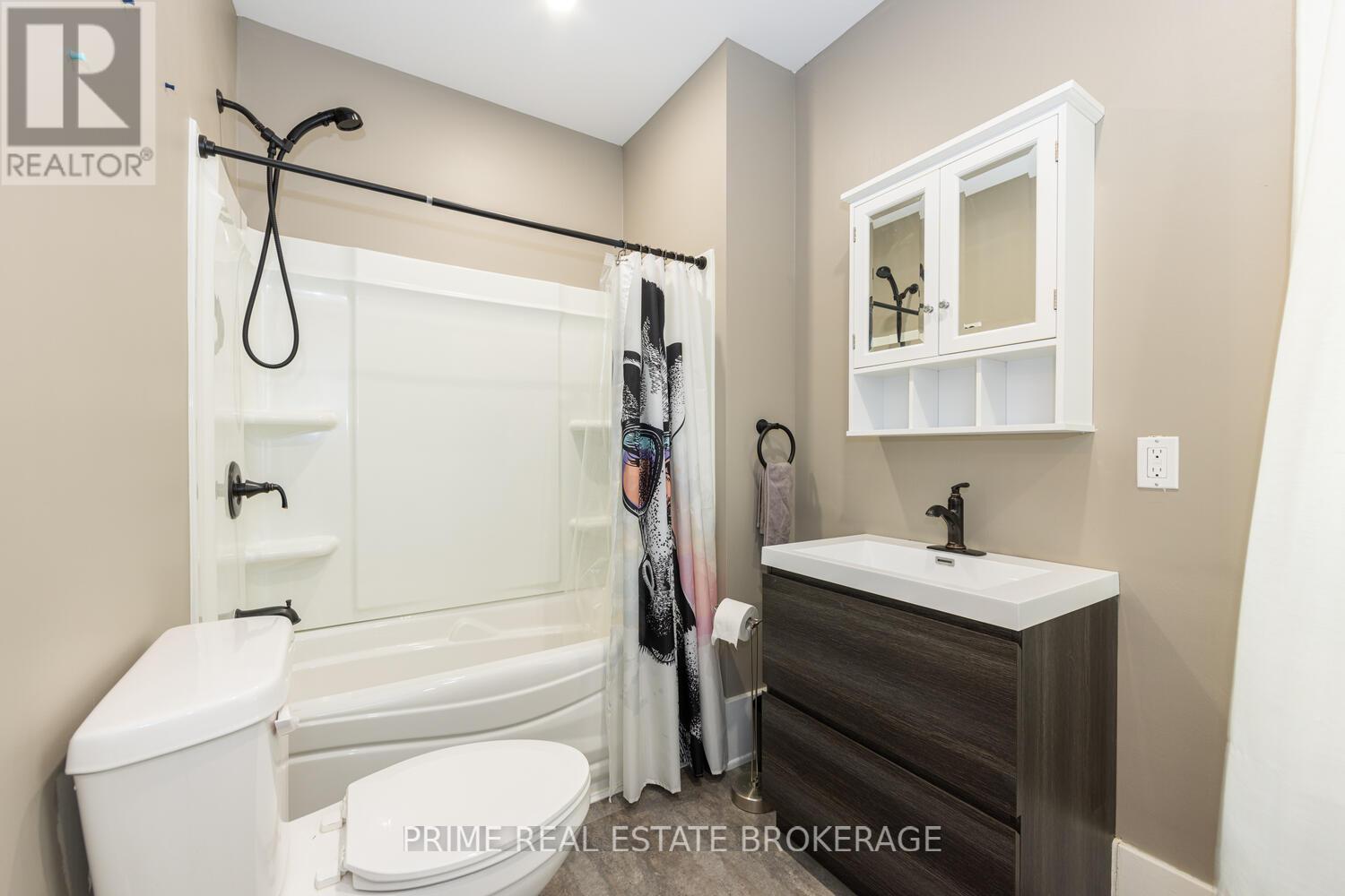 22461 Dundonald Road, Southwest Middlesex (Glencoe), Ontario  N0L 1M0 - Photo 7 - X9271450