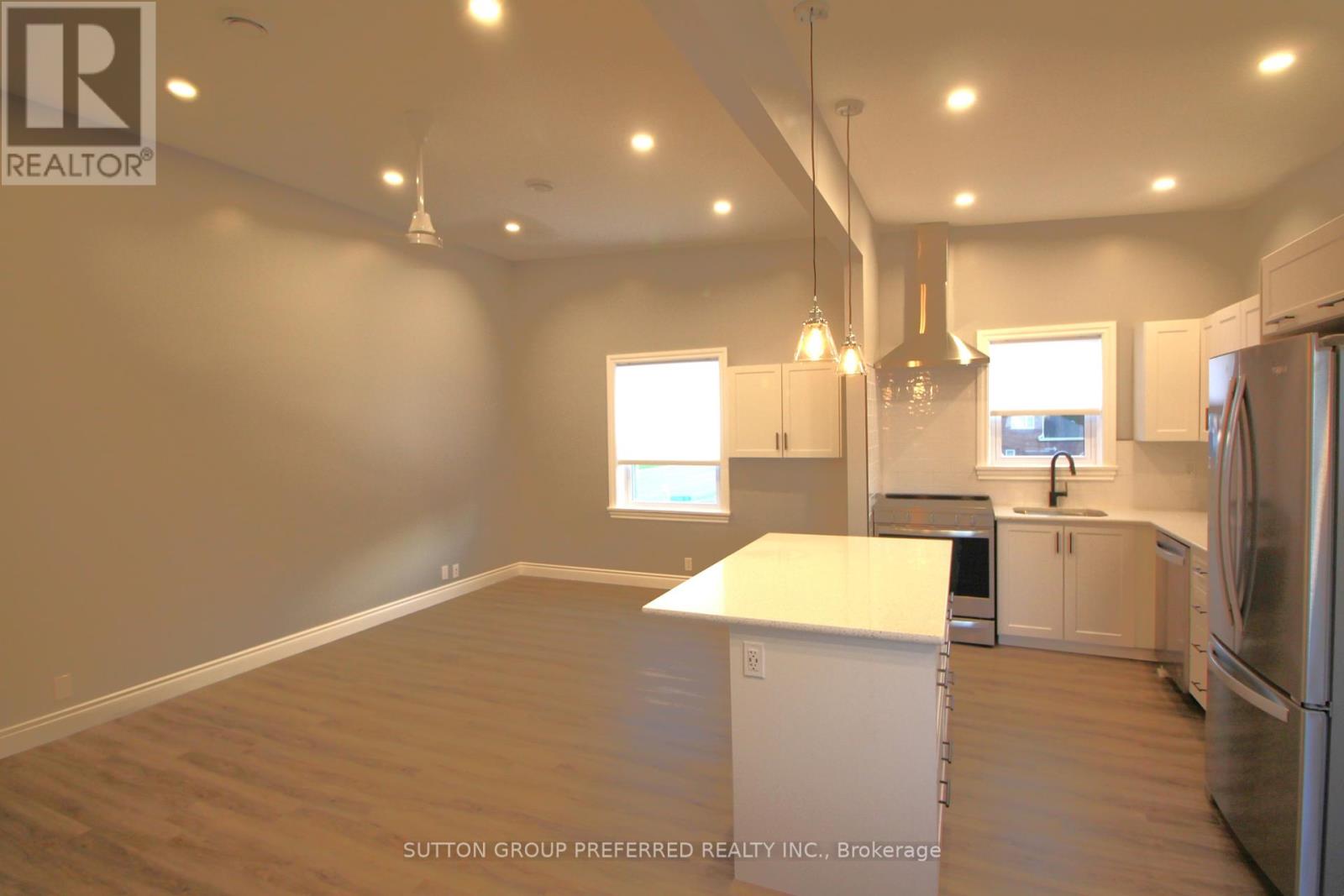 Upper - 1890 Dundas Street E, London, Ontario  N5W 3G4 - Photo 2 - X9295244