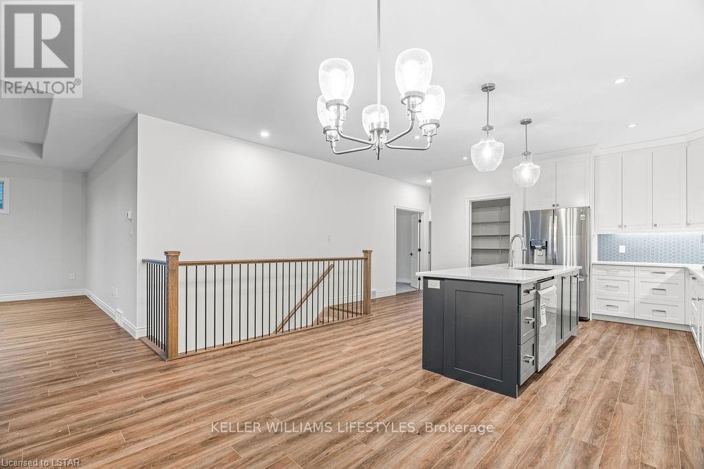 112 Leneve Street, Lambton Shores (Forest), Ontario  N0N 1J0 - Photo 17 - X9295322