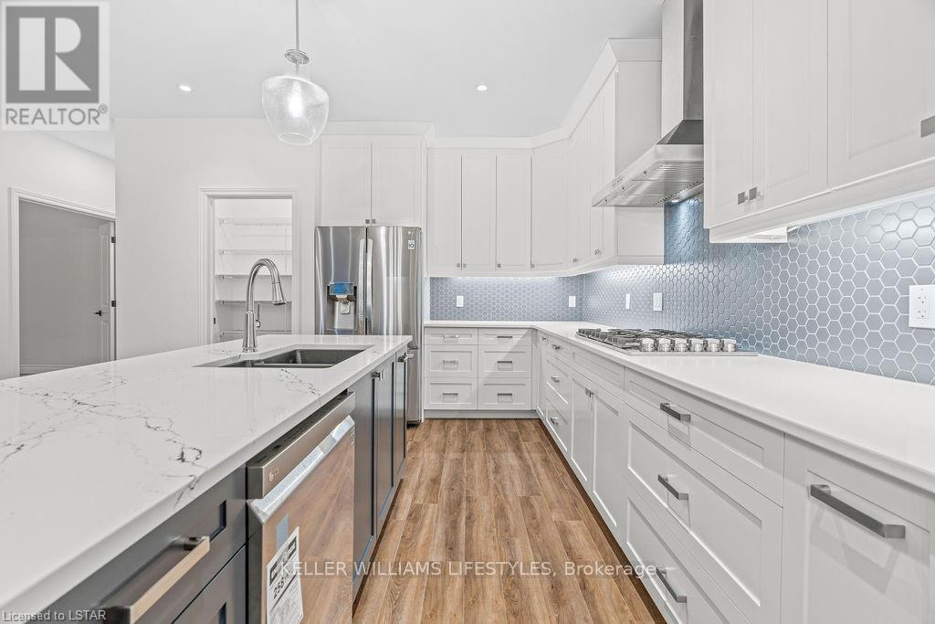 112 Leneve Street, Lambton Shores (Forest), Ontario  N0N 1J0 - Photo 28 - X9295322