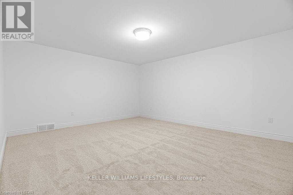 112 Leneve Street, Lambton Shores (Forest), Ontario  N0N 1J0 - Photo 31 - X9295322