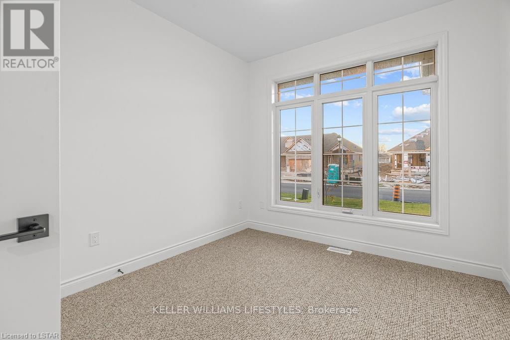 112 Leneve Street, Lambton Shores (Forest), Ontario  N0N 1J0 - Photo 7 - X9295322