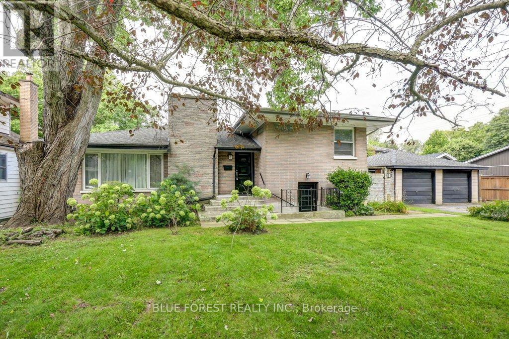 11 MCALPINE AVENUE, london, Ontario
