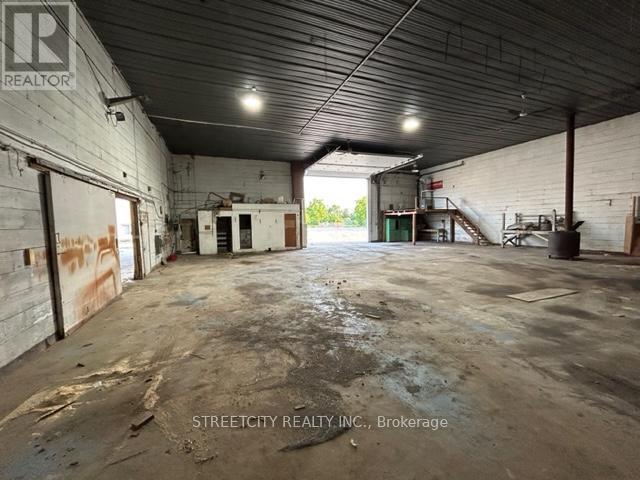 140 Elizabeth Street, Lambton Shores (Thedford), Ontario  N0M 2N0 - Photo 27 - X9348765