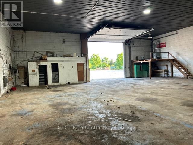 140 Elizabeth Street, Lambton Shores (Thedford), Ontario  N0M 2N0 - Photo 28 - X9348765