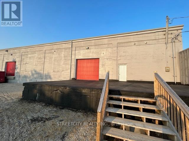 140 Elizabeth Street, Lambton Shores (Thedford), Ontario  N0M 2N0 - Photo 36 - X9348765