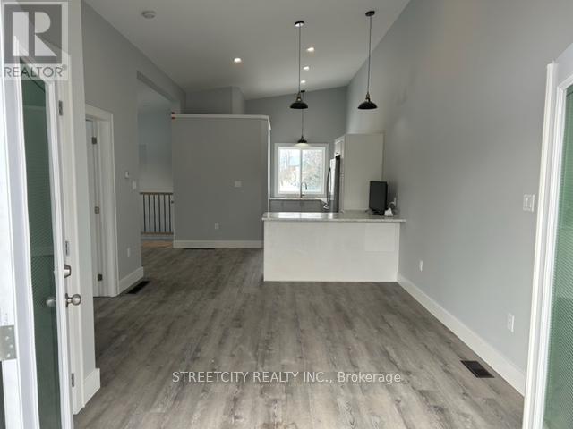 140 Elizabeth Street, Lambton Shores (Thedford), Ontario  N0M 2N0 - Photo 4 - X9348765