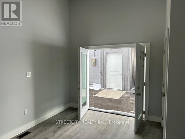 140 Elizabeth Street, Lambton Shores (Thedford), Ontario  N0M 2N0 - Photo 6 - X9348765