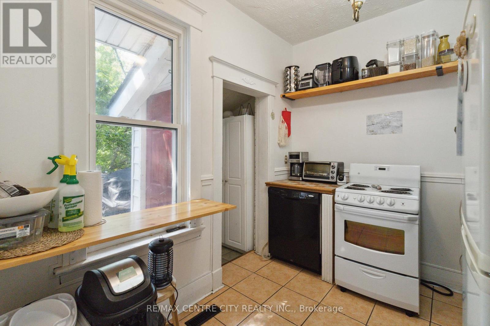 7 Carfrae Crescent, London, Ontario  N6C 4A8 - Photo 6 - X9353195