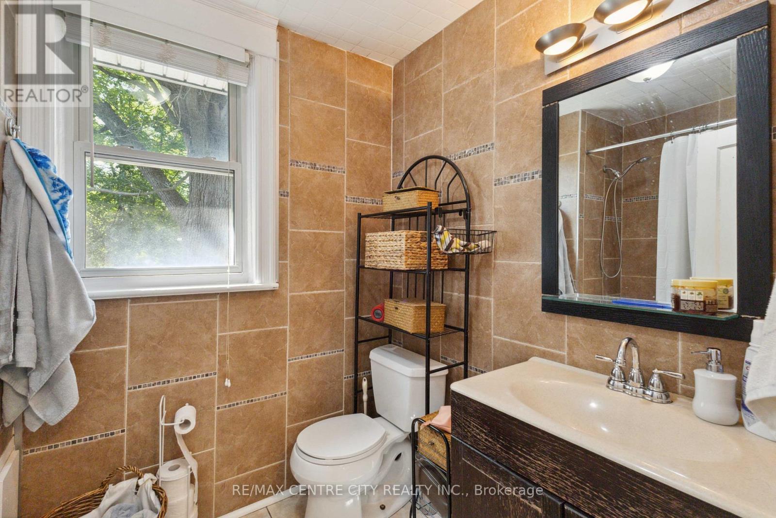 7 Carfrae Crescent, London, Ontario  N6C 4A8 - Photo 9 - X9353195