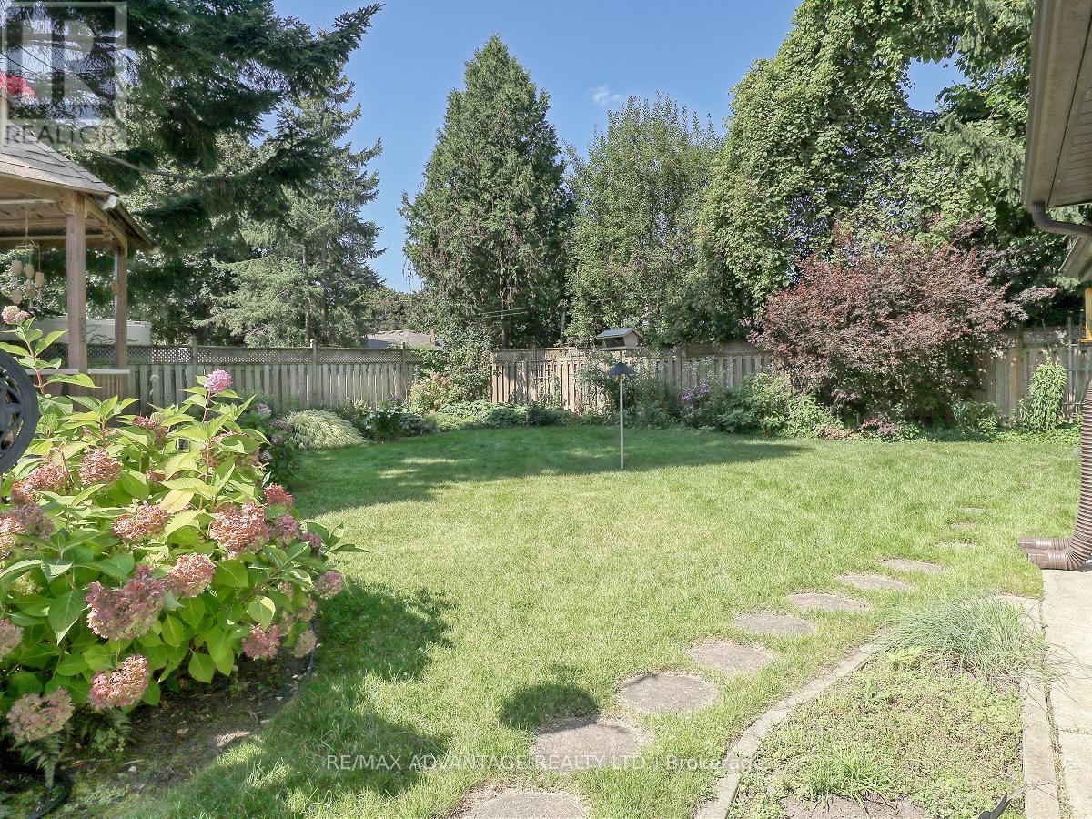 204 Tremont Road, London, Ontario  N5V 1C4 - Photo 4 - X9363056