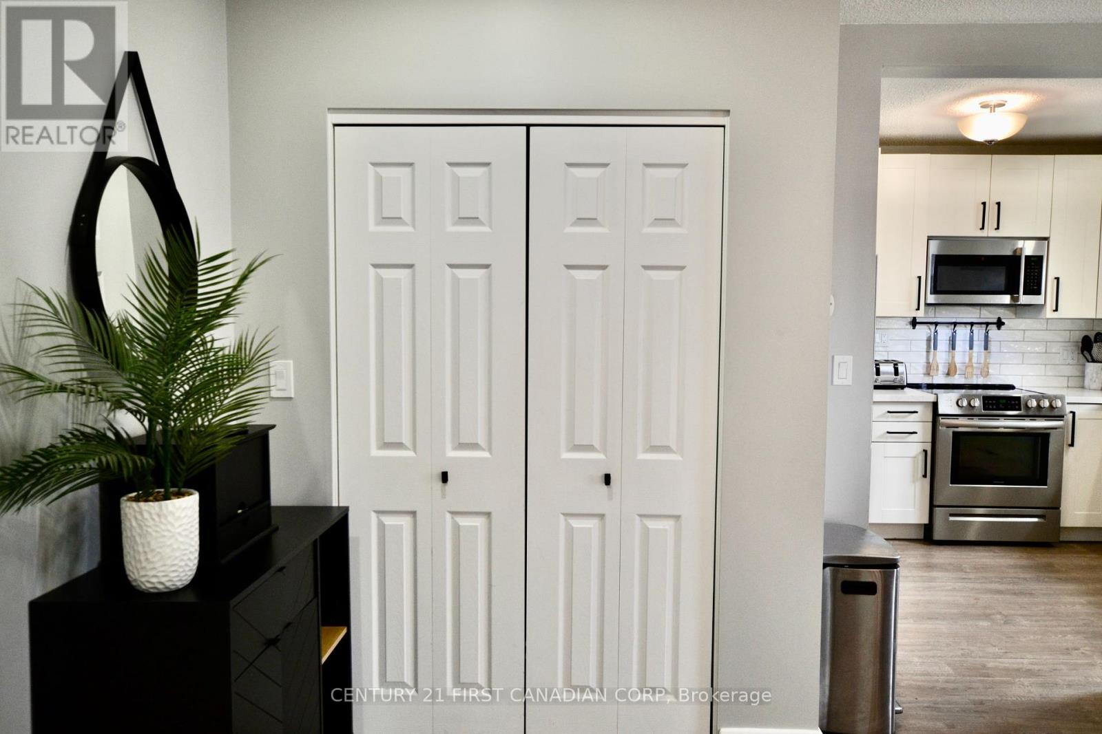 294 Broadway Street, Tillsonburg, Ontario  N4G 3R7 - Photo 6 - X9368885